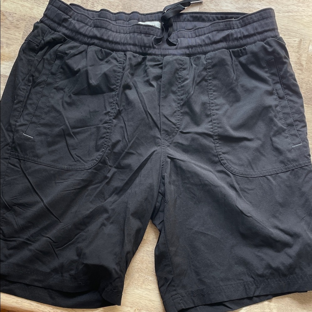 L.L. Bean Women's Vista Camp Bermuda Shorts
Black